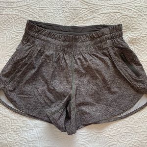 NWOT Lululemon Tracker Short V 4”